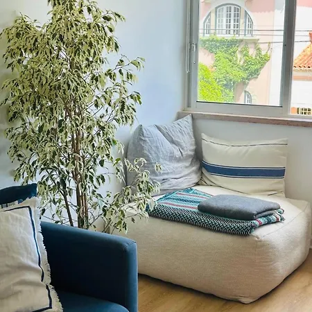 Peaceful 2 Bd In Monte Estoril