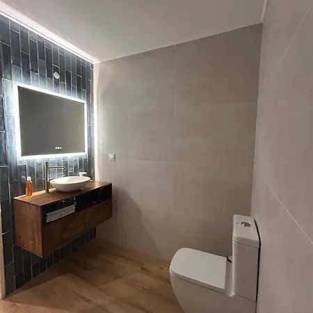 Peaceful 2 Bd In Monte דירה אסטוריל