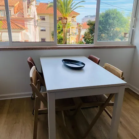 Peaceful 2 Bd In Monte Estoril